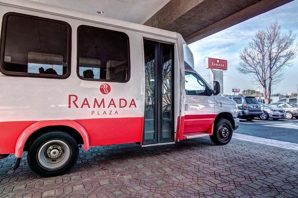 Ramada Plaza By Wyndham Atlanta Airport Hotel College Park Exterior foto