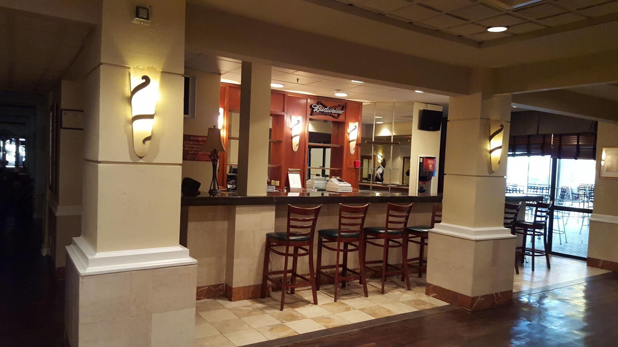 Ramada Plaza By Wyndham Atlanta Airport Hotel College Park Exterior foto