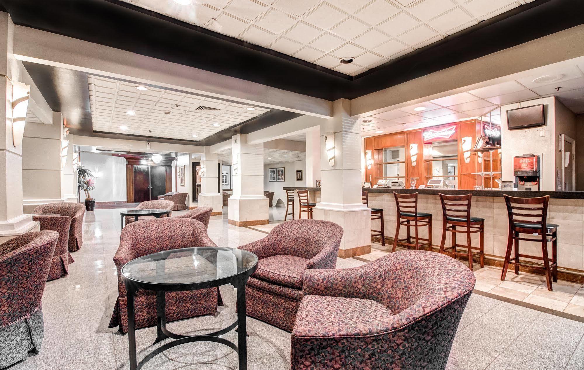 Ramada Plaza By Wyndham Atlanta Airport Hotel College Park Exterior foto